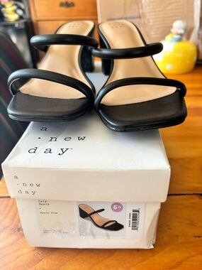 A New Day Black Double Strap Cris Heels- size 6.5 NIB